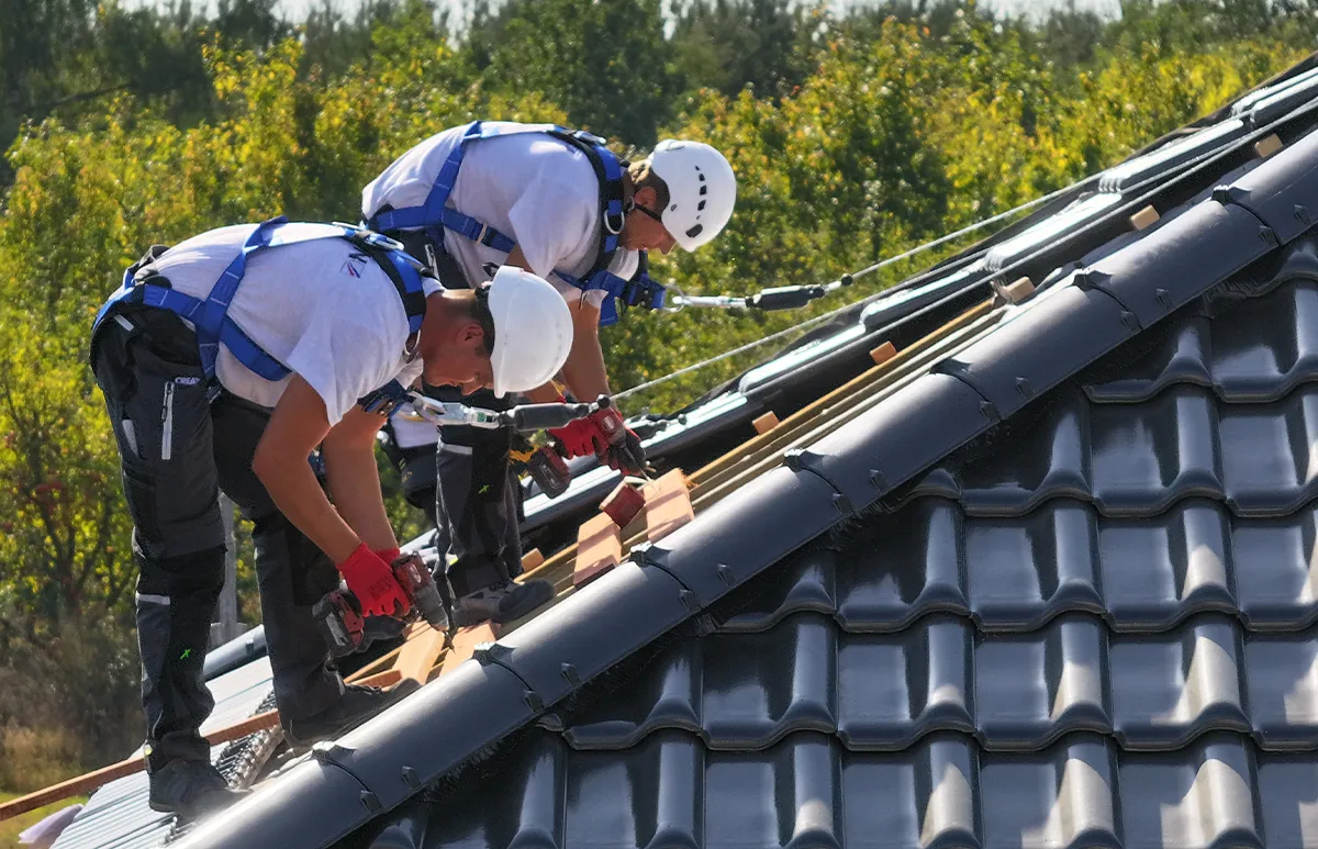 Czy dekarz jest najlepszym ekspertem przy wyborze dachówki?