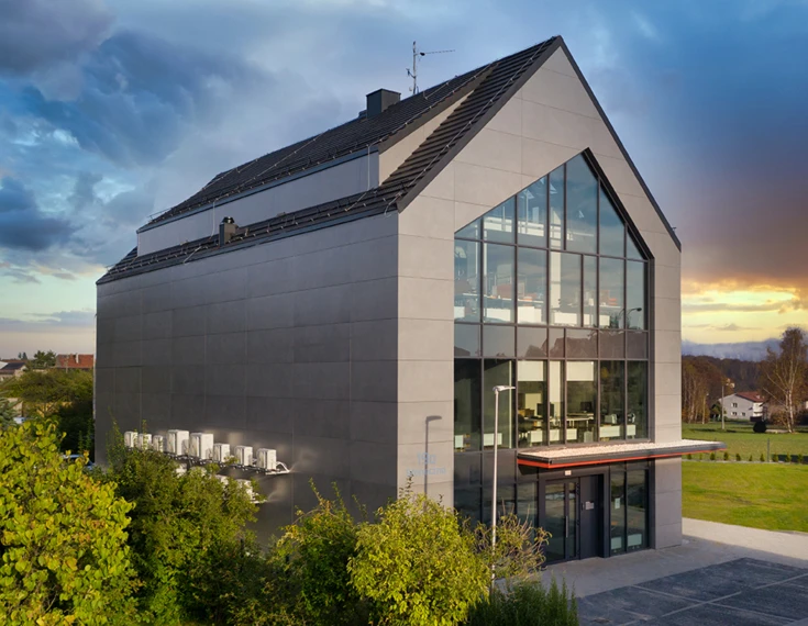 Dach z okapem czy bez okapu?