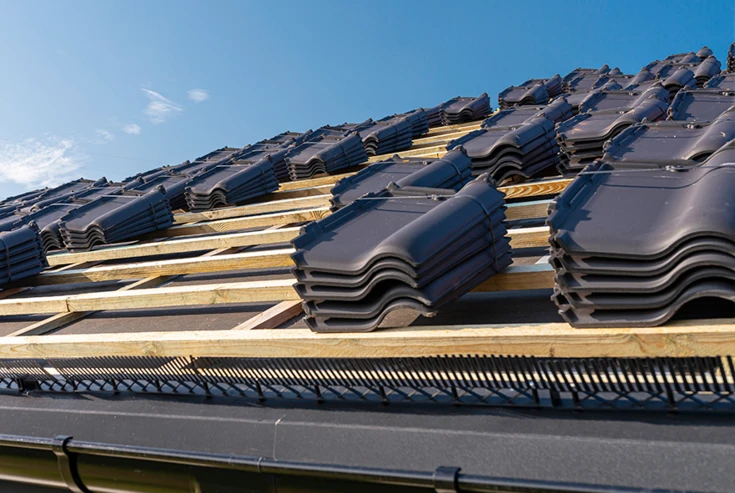 Jak obliczyć zapotrzebowanie dachówek na dach