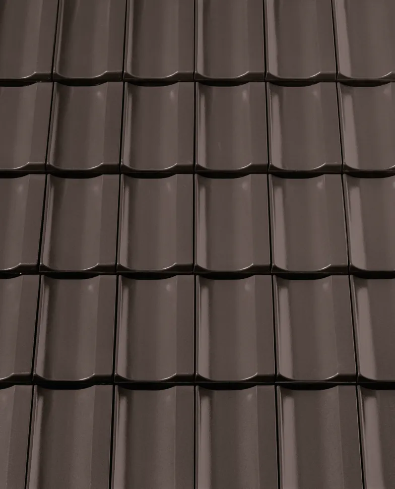 Ciemnobrązowa angoba