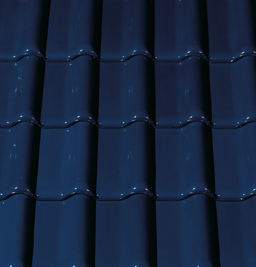 Ciemnoniebieska glazura – laying